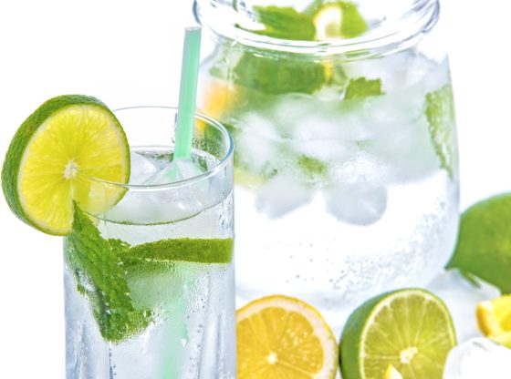 Limettenwasser mit Minze